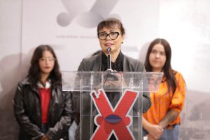red de mujeres jovenes