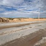 Retiran arena de la carretera Juárez-Porvenir tras lluvias en el Valle de Juárez