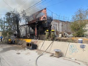 se incendia vivienda col juarez