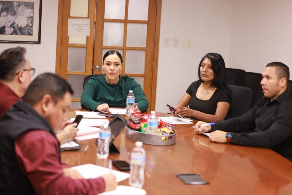 apoyan a deportistas juarenses