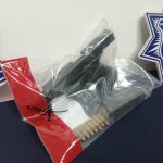 Hallan pistola 9 milímetros oculta dentro de una llanta en vivienda de Juárez