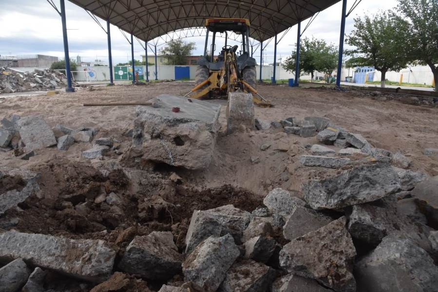 construyen gim en la sec 33