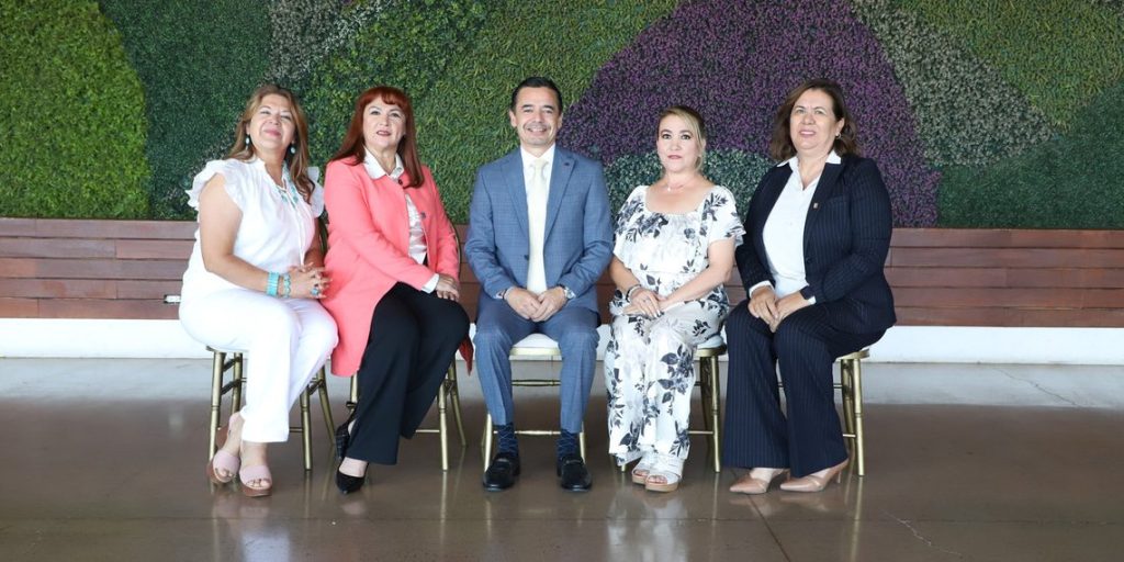empleados UACJ
