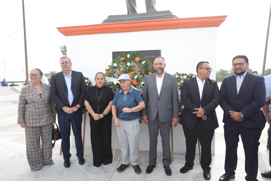 orti-develan placa de maestra