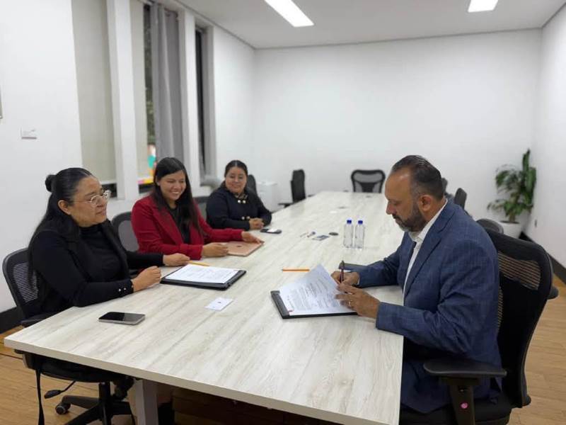 ortiz-firma convenio federacion