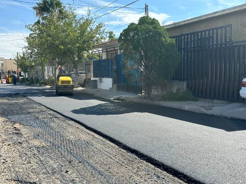 repavimentan la calle herendira