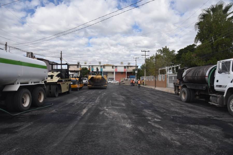 repavimentan la laguna de guzman