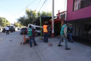 retiran estructura via publica