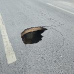 Llaman a extremar precauciones por socavón en Manuel J. Clouthier.