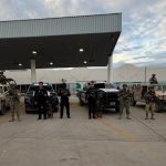 Despliegan operativo con perros K-9 y militares en la Central Camionera de Juárez